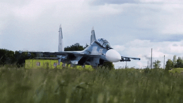 "Chiến thần" Su-30SM có sức mạnh vượt trội, là "con át chủ bài" của Nga trong tác chiến tầm xa.