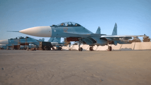 Những loại tên lửa này sẽ giúp Su-30SM đối phó với bốn mục tiêu trên không cùng một lúc.