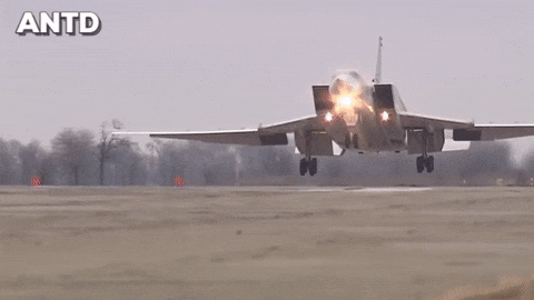 So với dòng Tu-22M3 được phát triển vào năm 1983 sau này thì chúng hoàn toàn khác biệt.