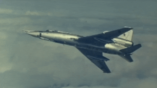 Nhận thấy Tu-22 không đáp ứng hiệu quả như mong đợi, ban lãnh đạo Liên Xô đã chỉ thị gấp cho hãng Topolev phát triển một phiên bản hoàn toàn mới mang định danh Tu-22M/M3.