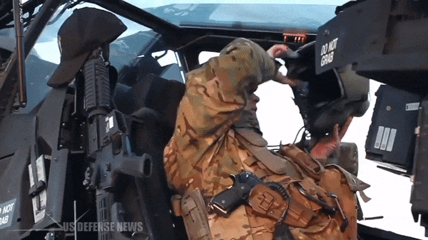 "Sát thủ diệt tăng" AH-64 Apache là biệt danh người ta đặt cho dòng trực thăng tấn công hạng nặng do Mỹ phát triển.