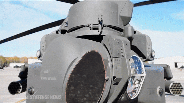 Trực thăng tấn công AH-64 Apache có chiều dài 17,7 m đường kính roto 16,4 m, chiều cao 4,6 m.
