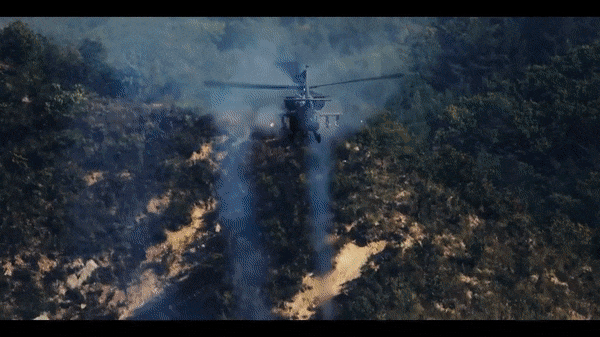 Chưa kể AH-64 Apache còn có hệ thống tương thích với thiết bị chỉ thị mục tiêu trên mũ phi công và pháo M230.