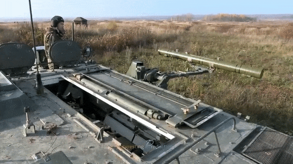 Với tốc độ Mach 1.3, tên lửa 9M123 Khrizantema có thể bay được 1,6km chỉ trong 4 giây.
