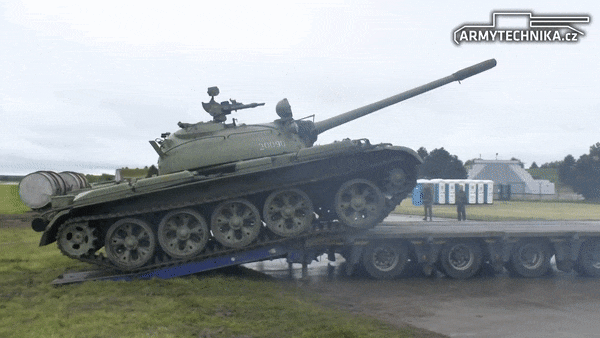 T-54/55 được sử dụng rộng rãi trong các cuộc xung đột như Hungary năm 1956, Tiệp Khắc năm 1968 và Syria năm 1970.