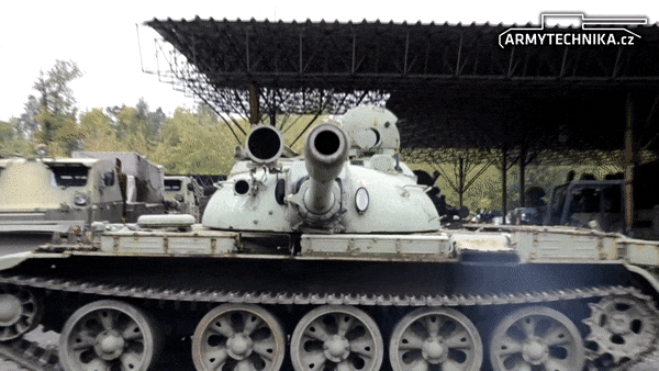 T-54 liên tục được sản xuất và cải tiến, và sau khi được sửa chữa, nó được đổi tên thành T-55.