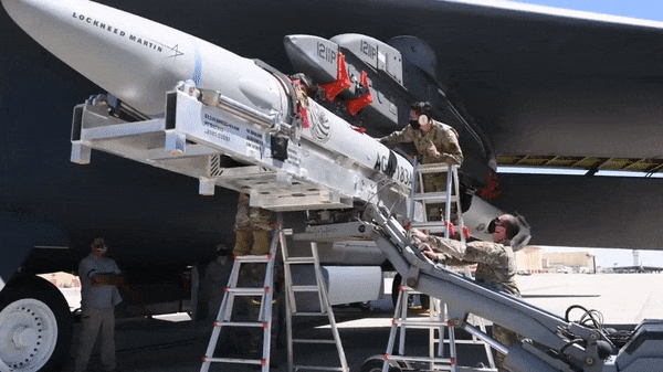 Dự án này do Northrop Grumman và RTX hợp tác phát triển, đây là loại tên lửa sử dụng động cơ hút khí tự nhiên, có kích thước nhỏ và khả năng "bay theo nhiều quỹ đạo" hơn so với AGM-183A.