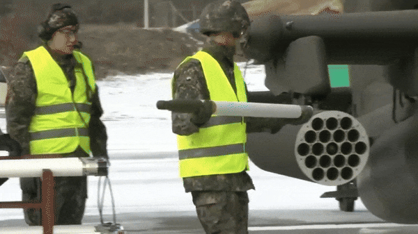 AH-64E Guardian vẫn giữ được khả năng mang vác vũ khí khủng giống như các phiên bản tiền nhiệm.