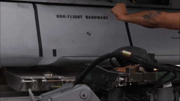 Tên lửa AGM-158B JASSM-ER là biến thể nâng cấp của hệ thống tên lửa hành trình tấn công tầm xa AGM-158 JASSM được đưa vào sản xuất từ năm 1998.