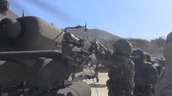 So với phiên bản tiền nhiệm, AH-64E Guardian được trang bị động cơ cải tiến, hệ thống điện tử tối tân, hệ thống rotor mới, tất cả nhằm tăng hiệu suất chiến đấu.
