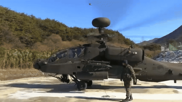 Ra đời vào năm 2012, AH-64E Guardian là biến thể mới nhất của trực thăng chiến đấu nổi tiếng AH-64 Apache.