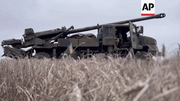 Cấu hình kỹ thuật của pháo CAESAR Mk II đặt trọng tâm vào pháo 155 mm nòng dài 52 calibre chuẩn NATO, cho phép sử dụng nhiều loại đạn khác nhau tuân thủ theo Thỏa thuận chung về đường đạn.
