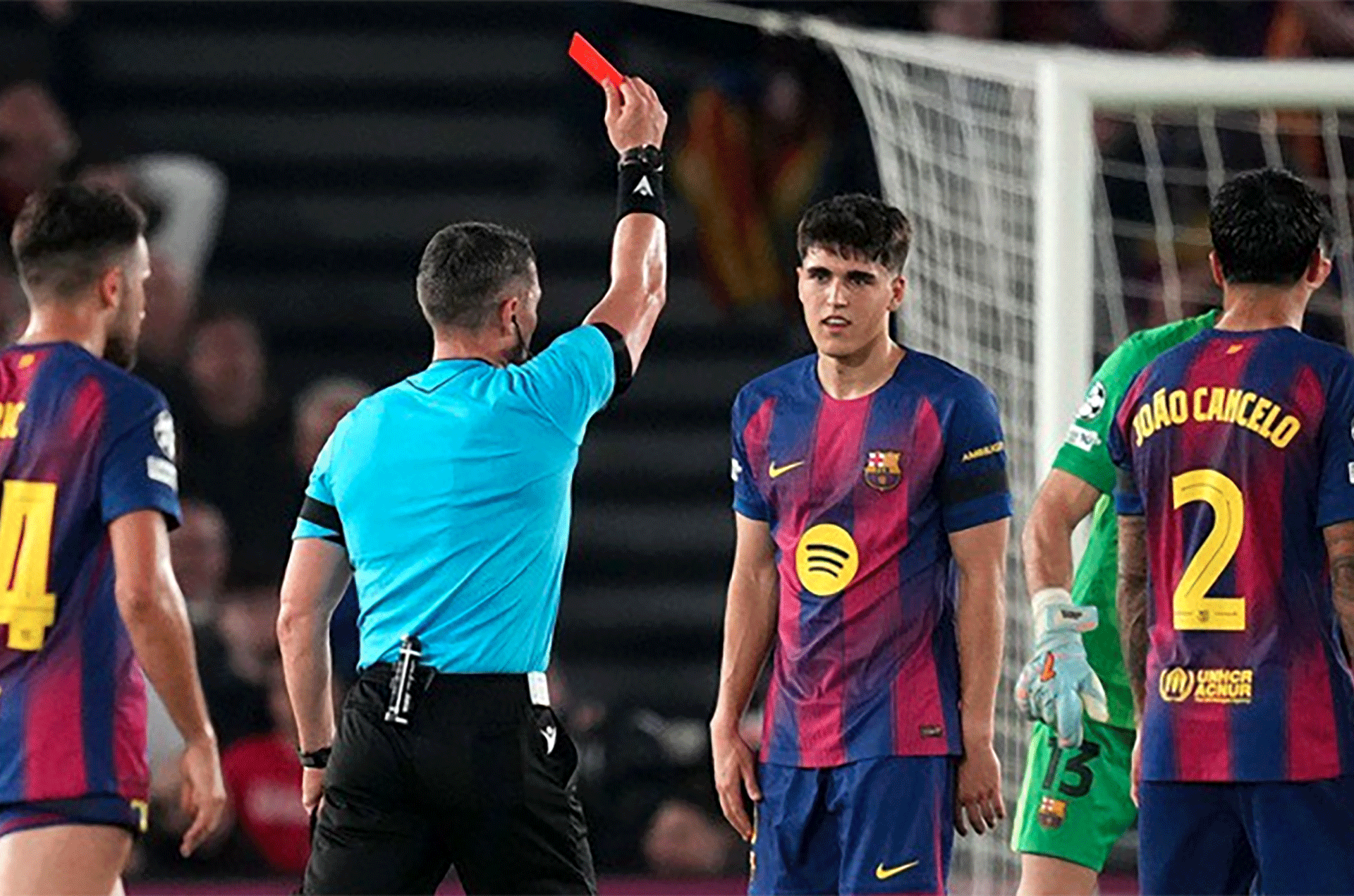 Barcelona đang là câu lạc bộ giữ kỷ lục về thẻ đỏ tại Champions League trong 10 mùa giải gần nhất.