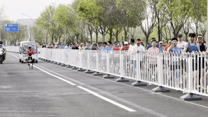 Robot sấm sét có tốc độ nhanh hơn đoàn vận động viên.