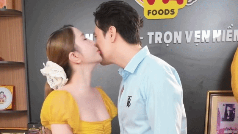 Quỳnh Nga công khai hôn Việt Anh.
