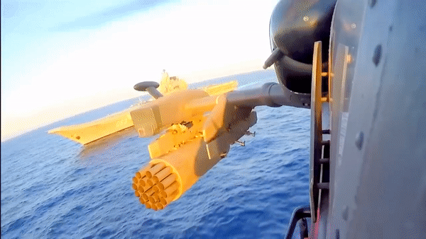 Ka-52K có chiều dài 16m, trọng lượng cất cánh tối đa gần 12 tấn và tốc độ tối đa khoảng 300 km/h. Tầm hoạt động đạt 460 km trong điều kiện tác chiến thông thường.