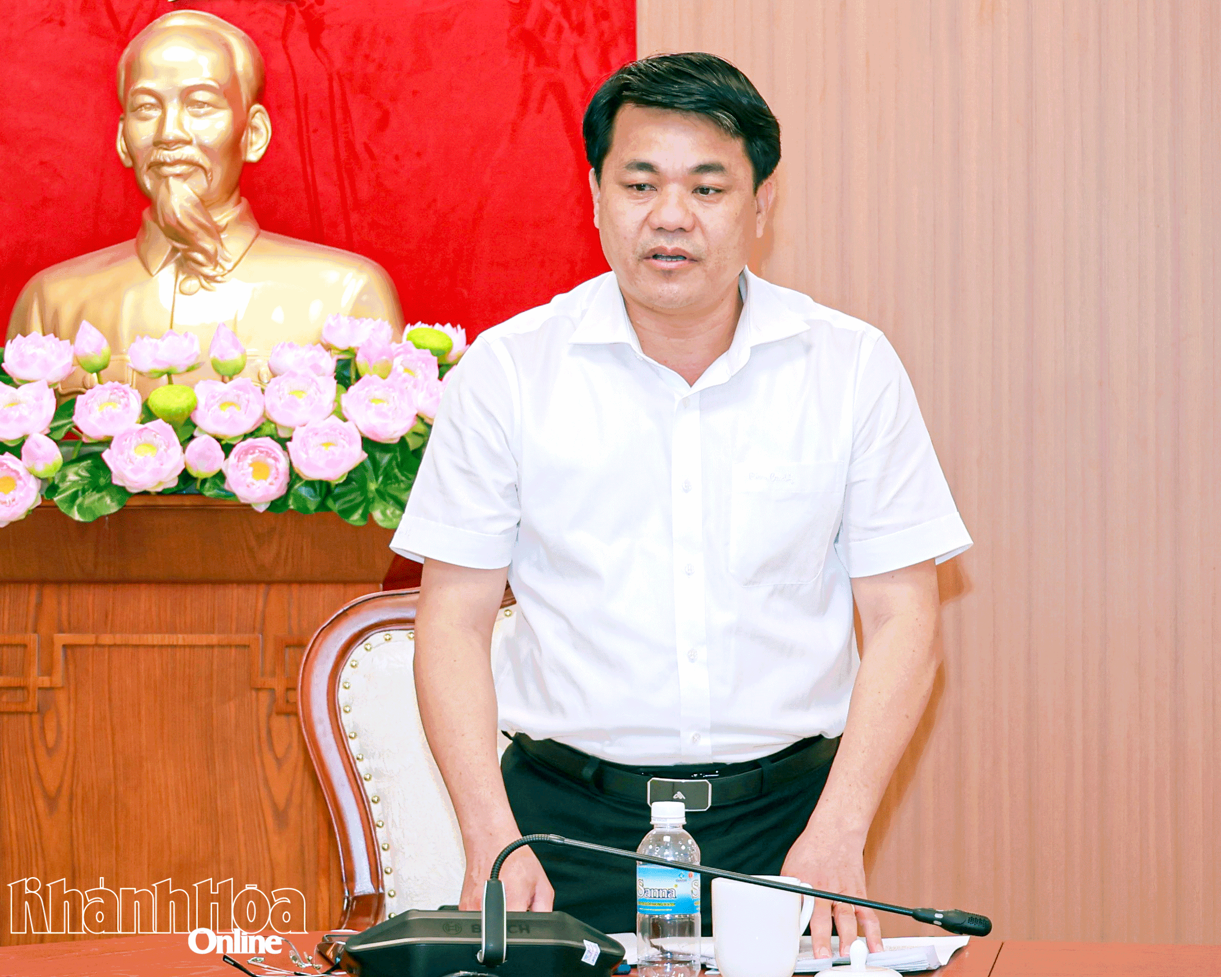 Lãnh đạo Sở Nông nghiệp và Môi trường phát biểu tại cuộc họp.