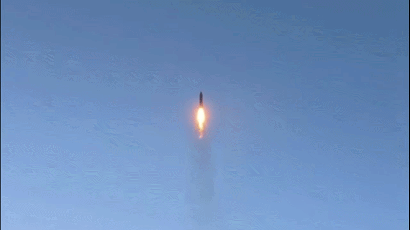 Theo Jason Campbell, cựu quan chức Lầu Năm Góc và hiện là chuyên gia tại Viện Trung Đông, Iran nhiều khả năng vẫn còn trong tay một số loại tên lửa đạn đạo hiện đại có tầm bắn xa, độ chính xác cao và khả năng xuyên thủng hệ thống phòng thủ tốt hơn, nhưng chưa sử dụng hết trong giai đoạn đầu xung đột.