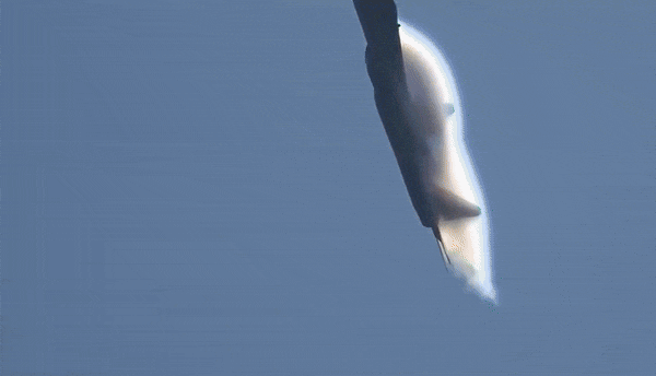 Như vậy, câu chuyện của Kh-69 trên Su-57 không đơn thuần là việc "mang được tên lửa". Nó phản ánh cách Nga kết hợp thiết kế máy bay, khoang vũ khí và vũ khí tấn công tầm xa trong cùng một nền tảng.