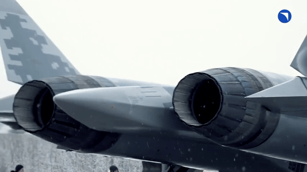 Thay vào đó, Su-57 được sử dụng cho những nhiệm vụ đòi hỏi khả năng phát hiện, theo dõi và tấn công mục tiêu từ khoảng cách an toàn hơn.