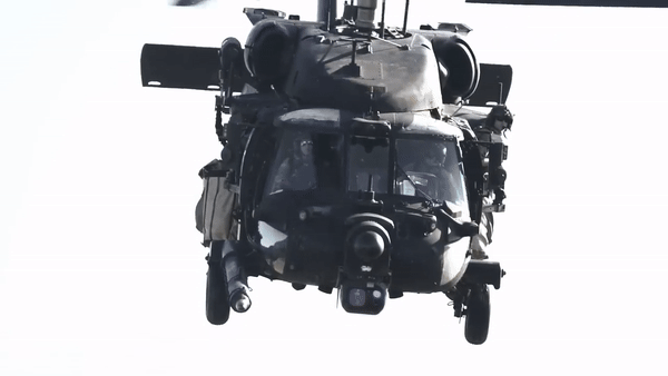 Thương vụ do Sikorsky, công ty thuộc Lockheed Martin, được xác định là nhà thầu chính. Tuy nhiên, việc Mỹ phê duyệt mới là bước chấp thuận thương vụ bán vũ khí cho nước ngoài, chưa phải hợp đồng cuối cùng trị giá 2,3 tỷ USD. Cấu hình và giá trị cuối cùng sẽ phụ thuộc vào các thỏa thuận tiếp theo giữa 2 bên.