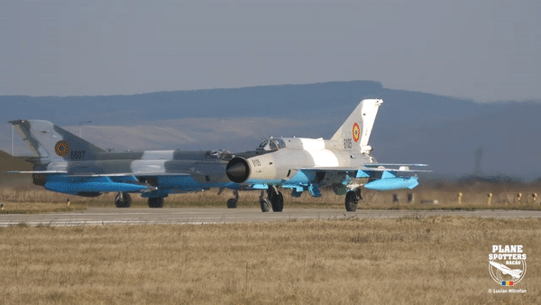 Nhưng đây mới là điều đáng chú ý: MiG-21 không sống lâu vì nó vẫn hoàn hảo, mà vì nó đủ tốt, đủ đơn giản và đủ linh hoạt để liên tục được điều chỉnh theo nhu cầu mới.