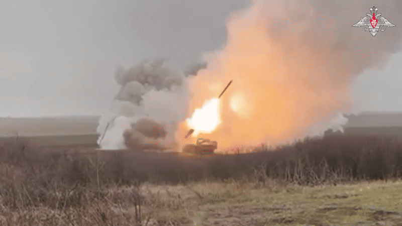 Chính vì vậy, Nga không nhất thiết phải loại bỏ TOS-1A khi đưa TOS-2 vào biên chế. Hai hệ thống cho thấy dòng TOS đang phát triển theo 2 hướng khác nhau.