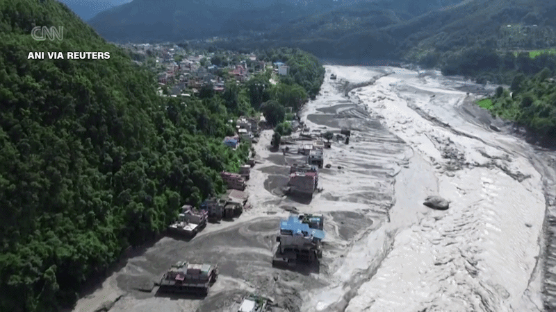 Với các cộng đồng sống dọc hệ thống sông Bhote Koshi và Trishuli, nguy hiểm được cảnh báo vẫn chưa kết thúc.