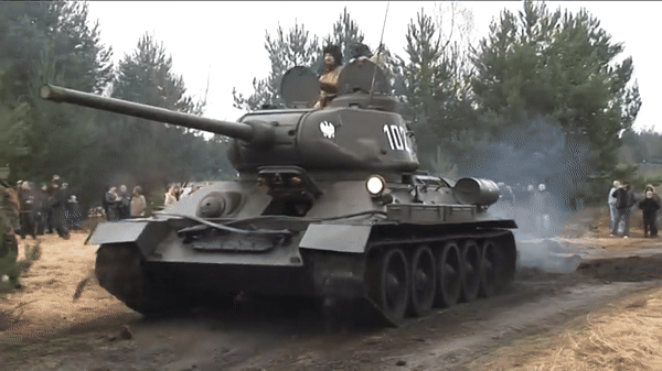 Đây chính là điểm quan trọng nhất. T-34 ngày nay có thể chạy. Có thể bắn. Thậm chí có thể gây thiệt hại trong một số tình huống.