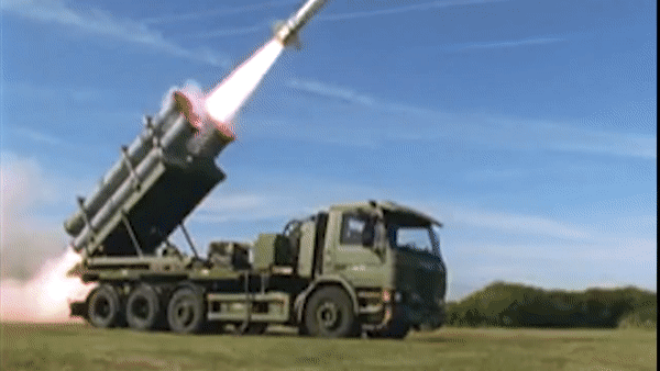 Trong thử nghiệm, một tên lửa chống hạm Harpoon được phóng từ bệ đặt trên đất liền và đánh trúng tàu mục tiêu đang hoạt động ở vùng biển gần bờ.