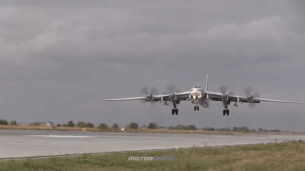 Hình ảnh máy bay ném bom chiến lược Tu-95 được máy bay chiến đấu phương Tây tiếp cận và hộ tống vì thế trở thành một trong những hình ảnh đặc trưng của thời kỳ đối đầu quân sự giữa Nga và NATO.