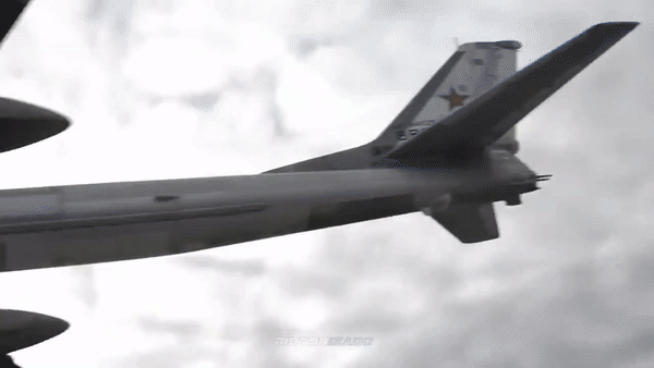 Sự xuất hiện của Tu-95 cũng buộc đối phương phải duy trì năng lực giám sát và đánh chặn. Các hệ thống radar phải theo dõi mục tiêu.