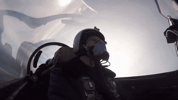 Tuy nhiên, MiG-35 không phải một thiết kế hoàn toàn mới. Nó vẫn dựa trên nền tảng khí động học của MiG-29 và giữ lại nhiều đặc điểm cơ bản của dòng máy bay này.