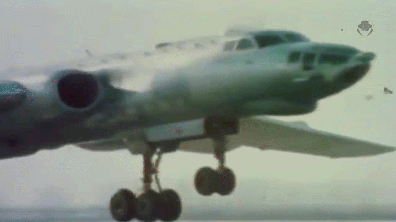 Tu-16 từ đó dần trở thành một missile carrier, tức máy bay mang và phóng tên lửa.