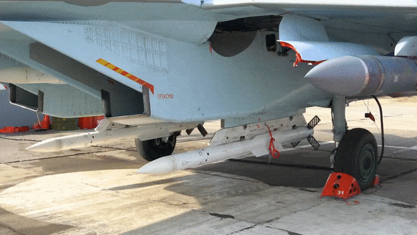 Vì vậy, Su-35S không phải máy bay thế hệ 5. Nó cũng không phải một "thế hệ 4,5" được thống nhất trong mọi hệ thống phân loại quốc tế. Cách gọi 4++ chủ yếu nhằm mô tả mức độ phát triển công nghệ của máy bay.