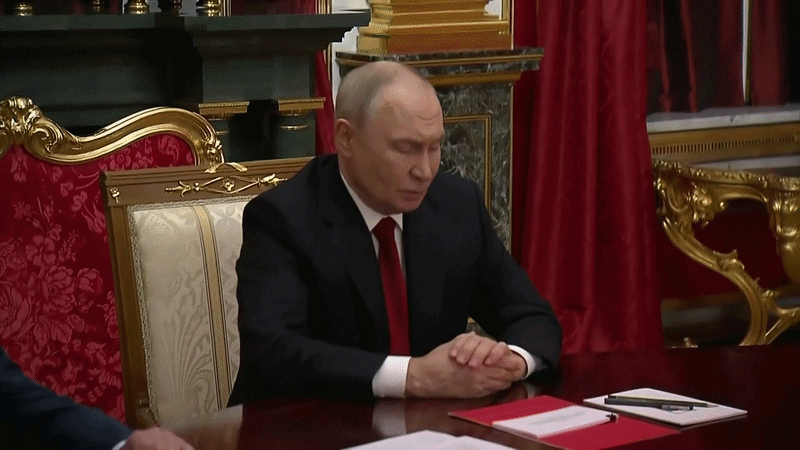 Ông Putin nhắc lại Moscow sẵn sàng hợp tác với Washington để tìm kiếm giải pháp chính trị và ngoại giao cho cuộc khủng hoảng Ukraine.