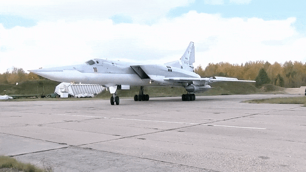 Tu-22M3 có thể được sử dụng trong nhiều nhiệm vụ. Ngoài chống hạm, máy bay còn có khả năng mang bom và thực hiện các cuộc tấn công vào mục tiêu mặt đất.