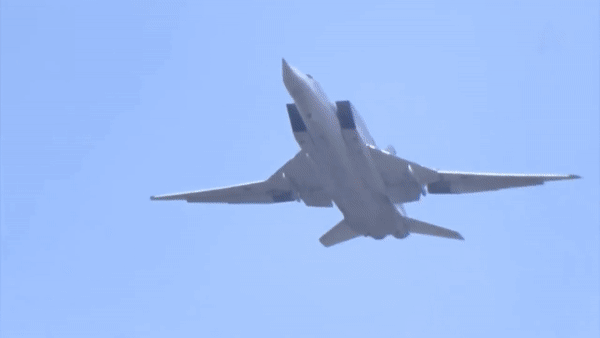 Tu-22M3 là phiên bản phát triển sâu của dòng máy bay ném bom siêu âm Tu-22M. NATO đặt tên định danh cho dòng máy bay này là Backfire. So với Tu-22, Tu-22M3 có nhiều thay đổi về thiết kế, động cơ và hệ thống vũ khí.