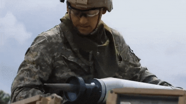 Các nâng cấp về pin và nguồn điện giúp Abrams duy trì nhiều hệ thống điện tử mà không phải phụ thuộc hoàn toàn vào việc vận hành turbine chính..