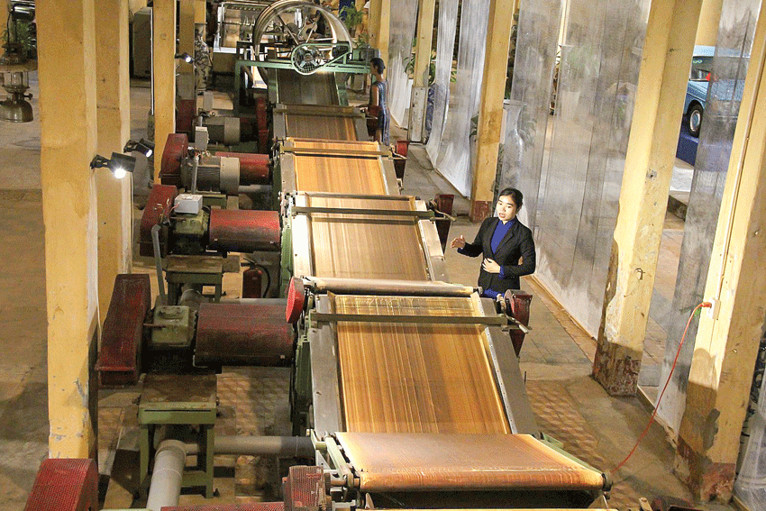 Dây chuyền sản xuất chè Ô Long trưng bày ở Nhà máy Chè 1927